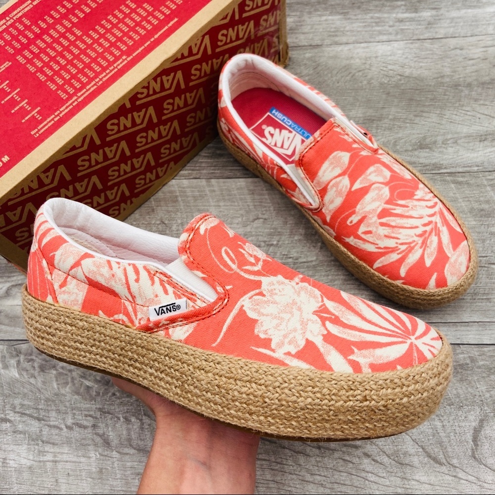 NWT Vans Classic Slip-on Salmon Tropical